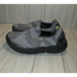 OOFOS Women's OOMG Eezee Low Gray Camo Shoes Size 8 Comfort Shoes